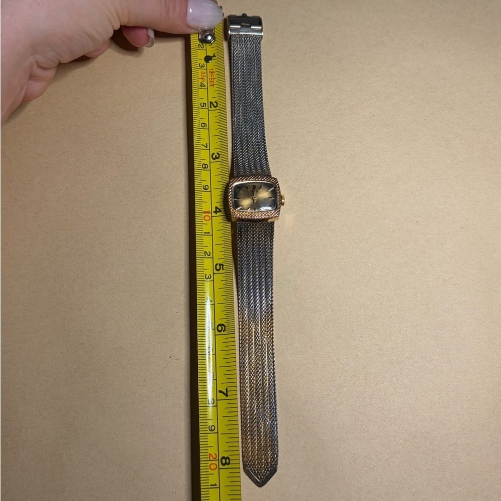 Vintage 1960's Timex Two-Toned Mesh Watch - Picture 16 of 16